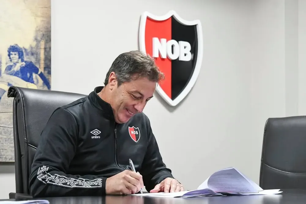 Frank Kudelka acordó con Newell’s y dirigirá el Clásico